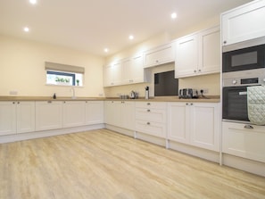 Dishwasher, cookware/dishes/utensils