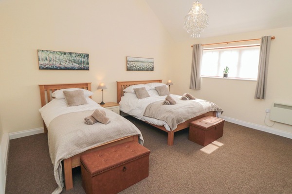 2 bedrooms, WiFi (free), individually decorated, individually furnished