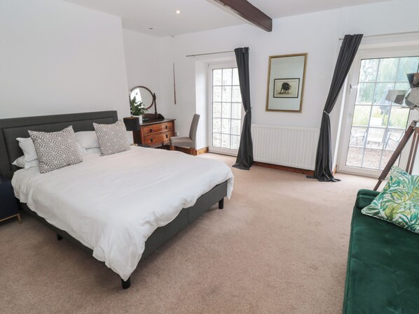 2 bedrooms, individually decorated, individually furnished, free WiFi - Honeysuckle Cottage (Cornhill on Tweed)