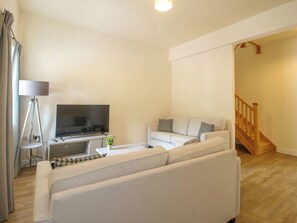 Living area - Sandown Park Cottage (Oswestry)