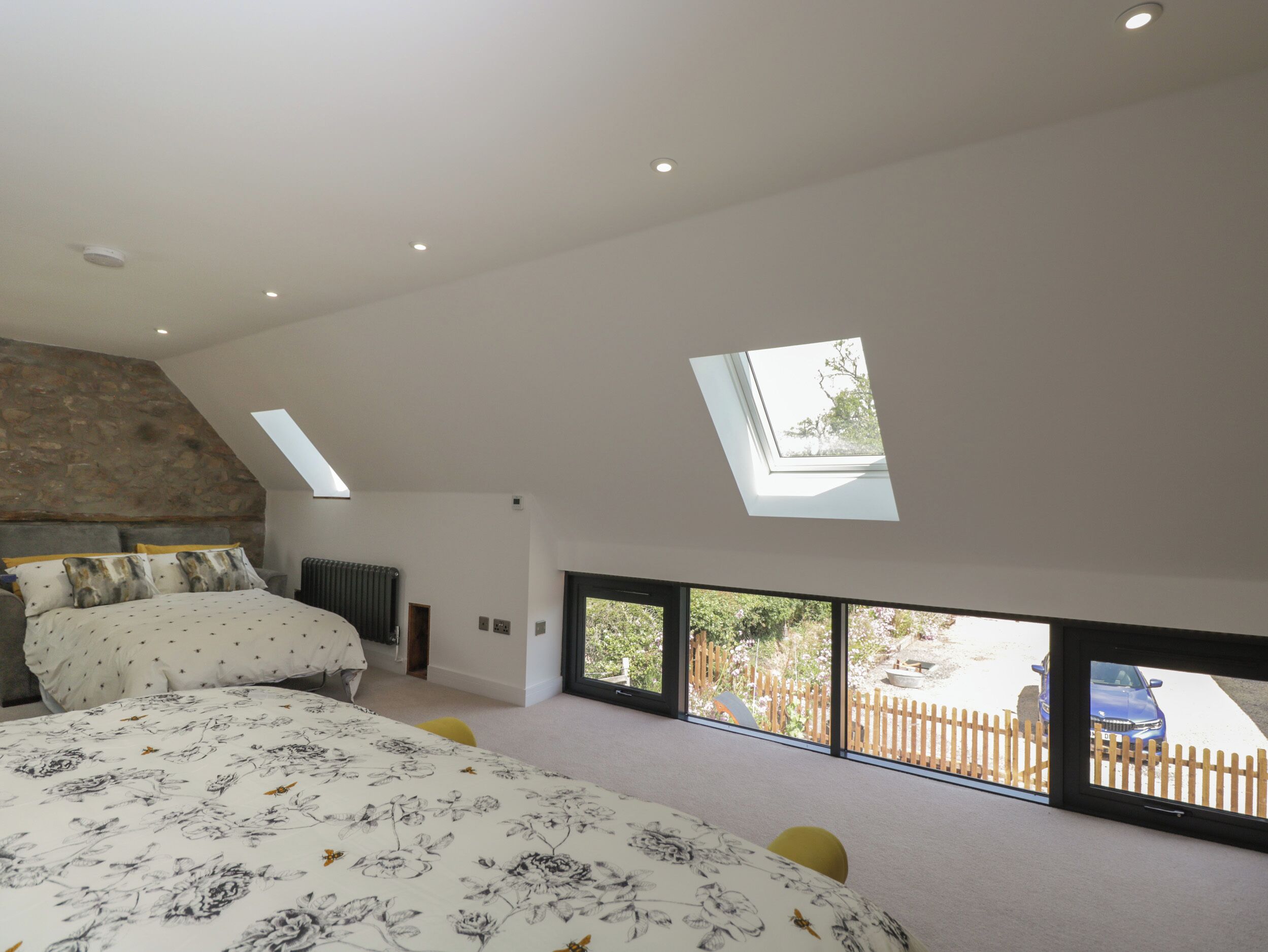 2 bedrooms, individually decorated, individually furnished, free WiFi