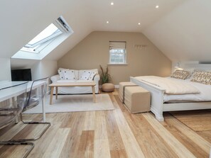 1 habitación, decoración personalizada y muebles diferentes