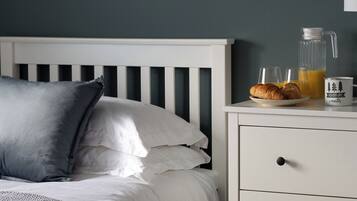 2 bedrooms, individually decorated, individually furnished, free WiFi