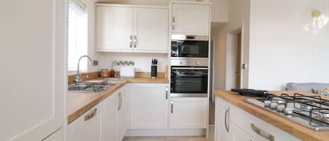 Fridge, dishwasher, electric kettle, toaster