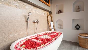 Villa Luxe, vue piscine | Salle de bain