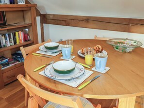 Cottage | Dining