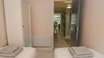 2 bedrooms, individually decorated, individually furnished, free WiFi