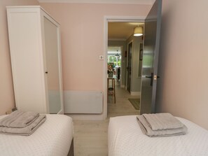 2 bedrooms, individually decorated, individually furnished, free WiFi