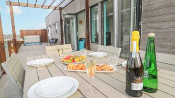 Cottage | Outdoor dining