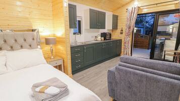 1 bedroom, individually decorated, individually furnished, free WiFi