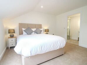 4 bedrooms, individually decorated, individually furnished, free WiFi