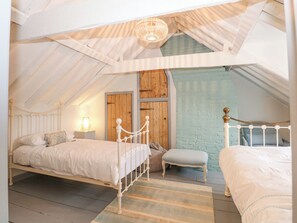 5 bedrooms, individually decorated, individually furnished, free WiFi