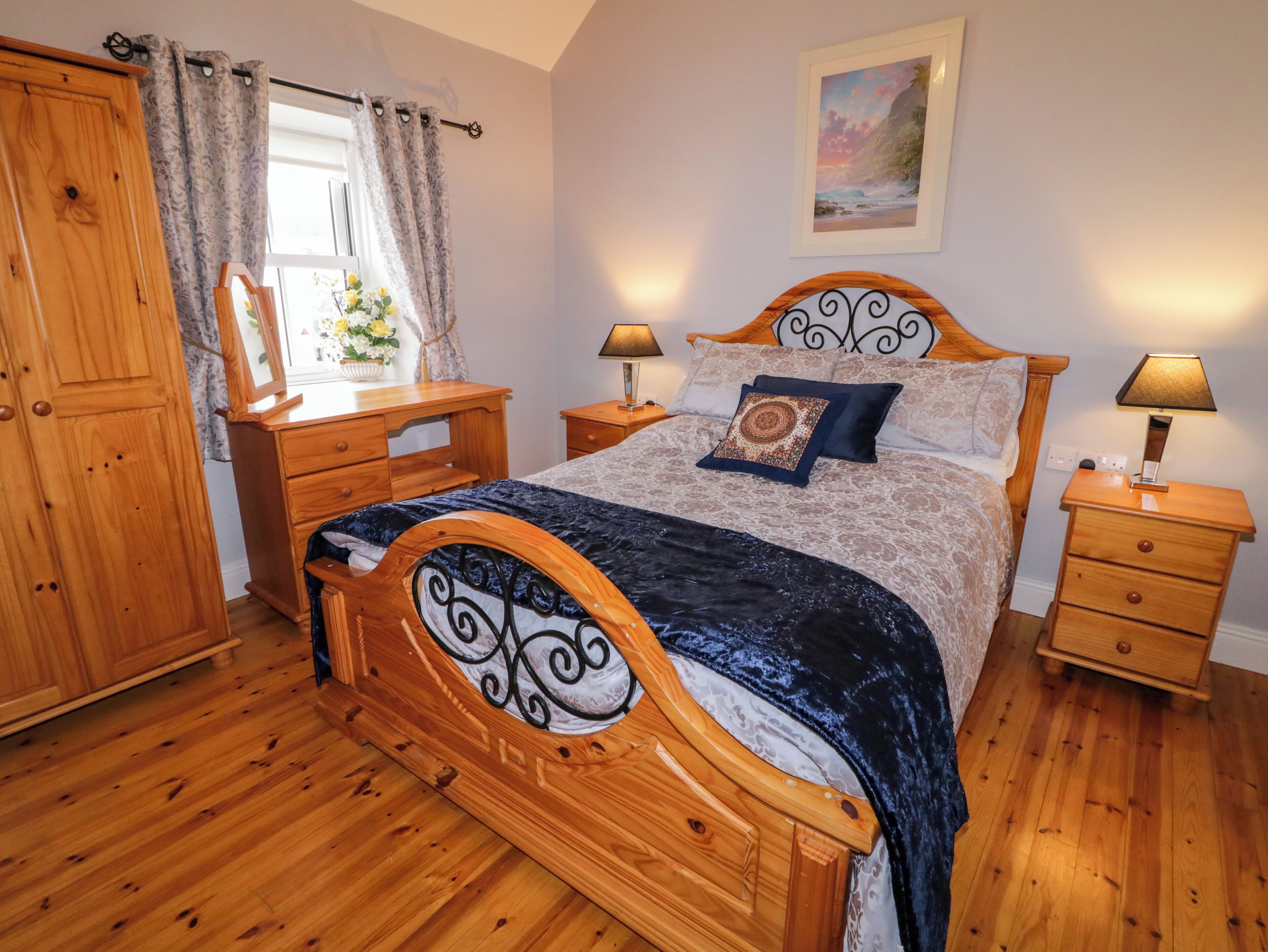 2 bedrooms, individually decorated, individually furnished