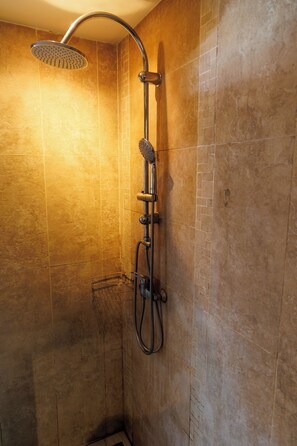 Shower, free toiletries, hair dryer, towels
