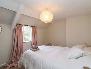 3 bedrooms, individually decorated, individually furnished, free WiFi