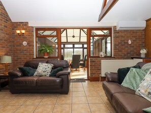 Living area - Daisy Cottage (Bridport)