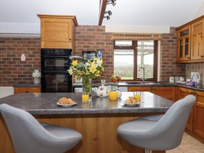Dishwasher, cookware/dishes/utensils