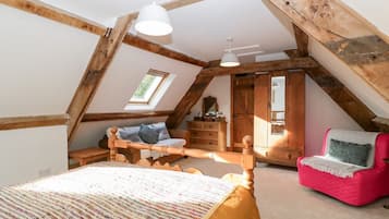 6 bedrooms, individually decorated, individually furnished, free WiFi