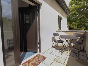 Outdoor dining - Hogans Cottage (Ennistimon)