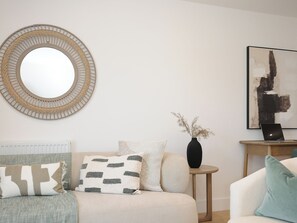 Living area - Wharfside (Penzance)