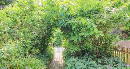 Medlar Cottage