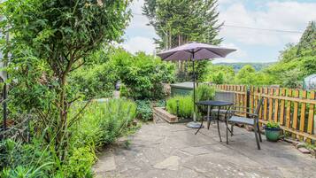 Cottage | Outdoor dining