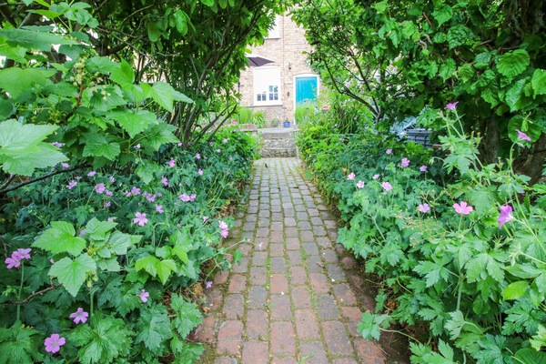 Cottage | Property grounds