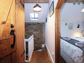 2 bedrooms, individually decorated, individually furnished, free WiFi