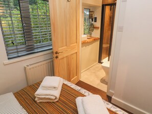 2 bedrooms, individually decorated, individually furnished, free WiFi - Dowager Cottage (Penryn)