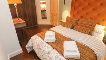 2 bedrooms, individually decorated, individually furnished, free WiFi