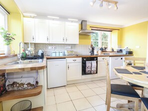 Dishwasher, cookware/dishes/utensils