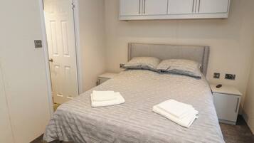 2 bedrooms, individually decorated, individually furnished, free WiFi