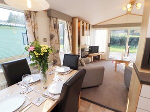 Dining - Lodge 2 (Carnforth)
