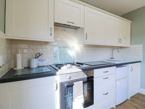 Cookware/dishes/utensils