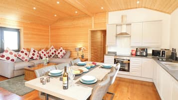 Dishwasher, cookware/dishes/utensils