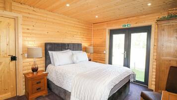 2 dormitorios, decoración individual, mobiliario individual