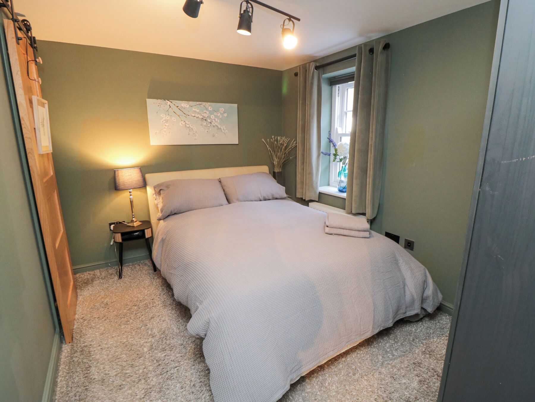 1 bedroom, individually decorated, individually furnished, free WiFi
