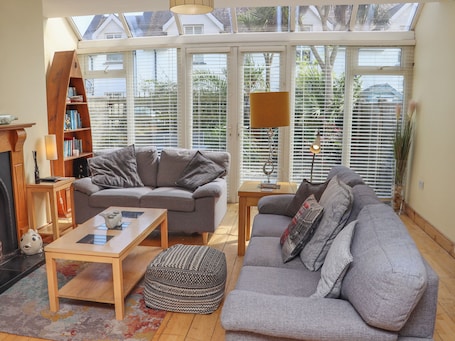 Living area. Shepherds Walk