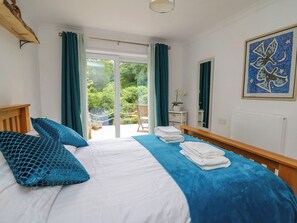 1 Schlafzimmer, individuell dekoriert, individuell eingerichtet