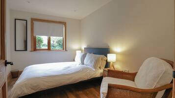 2 bedrooms, individually decorated, individually furnished, free WiFi