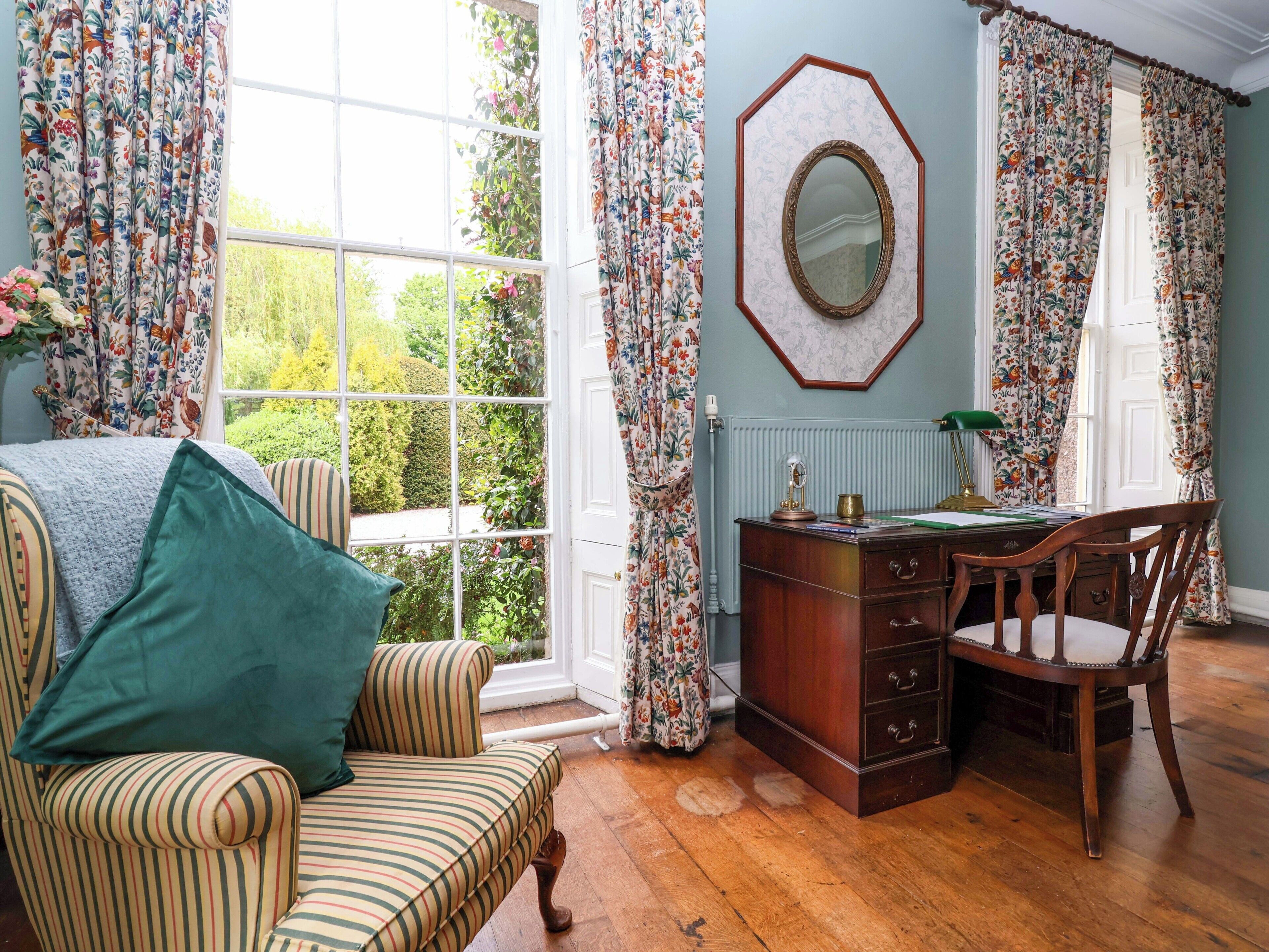 Cottage | Living area