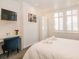 1 habitación, decoración personalizada y muebles diferentes