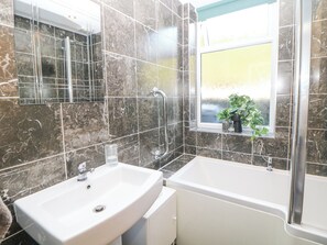 Shower - Number 4 Westmoreland (Matlock)