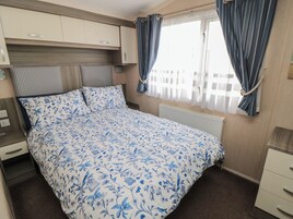 3 habitaciones, decoración personalizada y muebles diferentes 