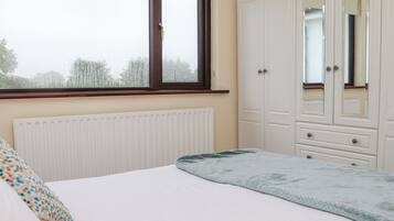 3 bedrooms, individually decorated, individually furnished