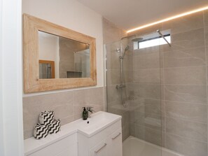 Shower - Driftwood Cottage (Ulverston)