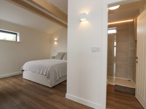 3 bedrooms, individually decorated, individually furnished, free WiFi - Driftwood Cottage (Ulverston)