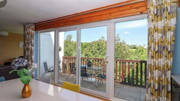 Cottage | Dining