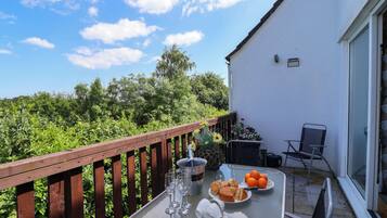 Cottage | Outdoor dining