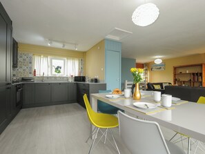 Dining - 37 Tamar (Callington)